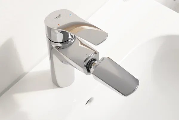 Змішувач для раковини з висувним виливом Grohe Eurosmart New (23976003)