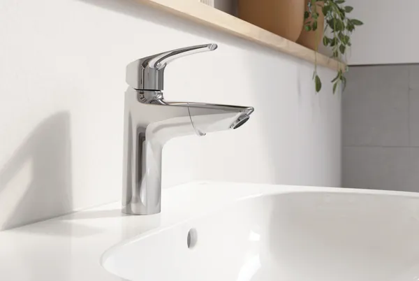 Змішувач для раковини з висувним виливом Grohe Eurosmart New (23976003)
