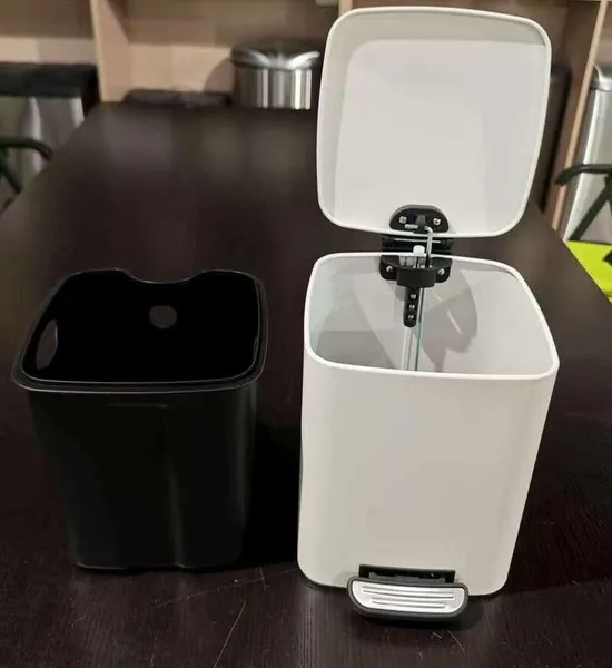 Відро для сміття з плавним закриттям квадратне Zerix Kubix-TC0106 White 6 л (колір білий) (ZX6109)
